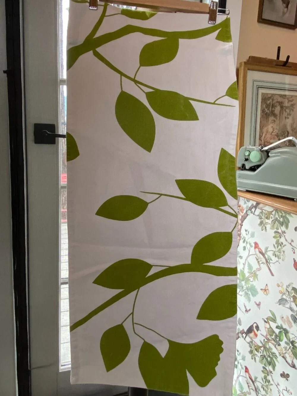 Vintage CB2 Green and White Gingko and Leaves 100% Cotton Table Runner 14